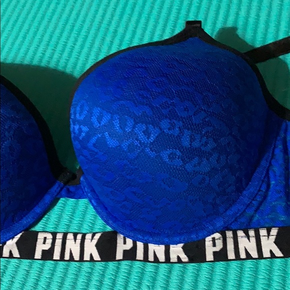 PINK VS bras - Picture 7 of 7